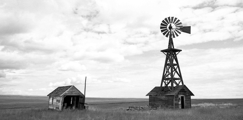 Abandoned wheat farm on the Waterville Plateau, Waterville windmill, Waterville homestead, Highway 2, Jeff King Photography, Kodak T-Max 400, Nikon F5