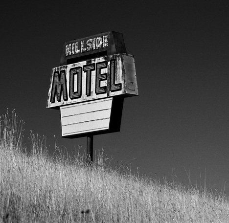 Hillside motel in Mount Vernon Wash., Jeff King Photography, Nikon F5, Fuji Neopan 100